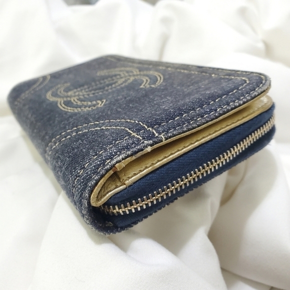 CHANEL Denim and Gold Leather Y2K CC Zippy Wallet - Picture 8 of 16